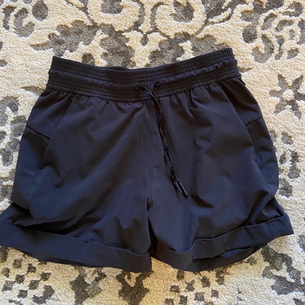 lululemon on the fly shorts